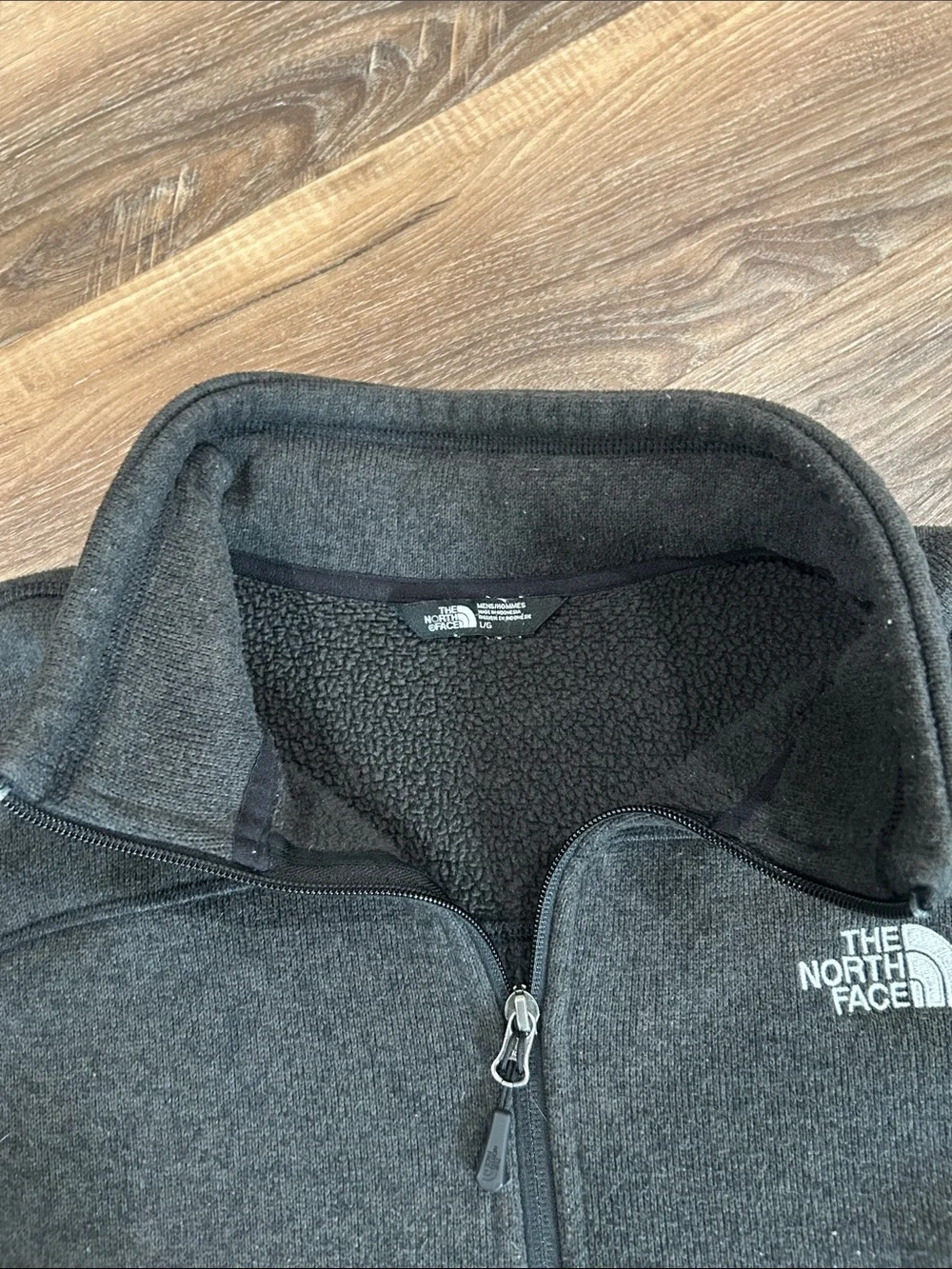 The North Face Mens Quarter Zip Fleece Pullover size large dark gray/black
